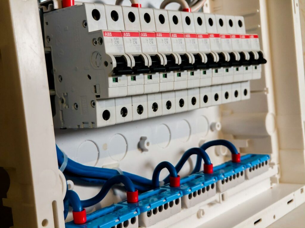 Circuit breakers in a distribution board